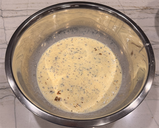 In a small bowl, combine everything bagel seasoning, dried mustard, parsley, paprika, and pepper. Whisk into the egg mixture. 