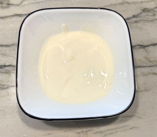 In a small bowl whisk together the sour cream and 2 tablespoons of the lime juice. Cover and set aside.