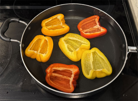 Cook the peppers for 7 minutes in boiling water, then set the peppers aside. 