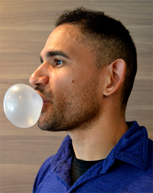 We don't want to burst your bubble, but should you be chewing gum while working out?